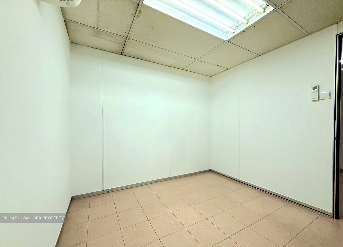 Jurong West Street 92 (D22), Shop House #584826601